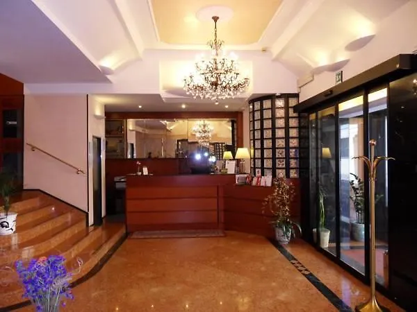 Hotel Roxy Milan 3*,  Italy